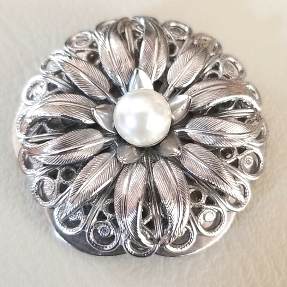 Vintage Faux Pearl and Shell 3 Piece Lot Bundle - Picture 3 of 16